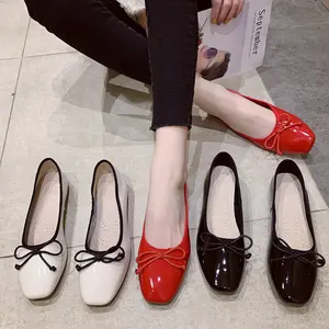 Autumn New Products Leather Sweet Bow Flat Shallow Shallow Shoes Women's Square Head Grandma Shoe Foot Soft Sole Shoes