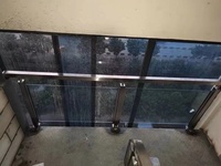 BNS Personnalisation de la conception d'escaliers modernes, balustrade de balcon en verre avec poteaux en acier inoxydable et pierre, garde-corps et rampes d'escalier