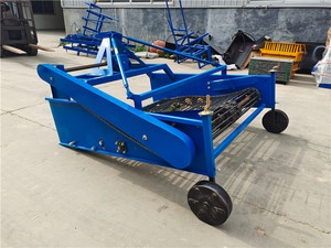 Tracteur agricole avec prise de force pour la récolte et l'arrachage des pommes de terre, destiné aux travaux de récolte en exploitation agricole - Product Image 4