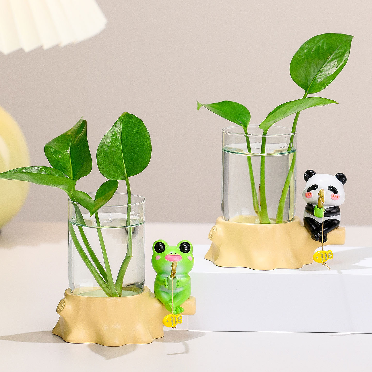 Conception hydroponique de dessin animé de pêche [Panda Frog]