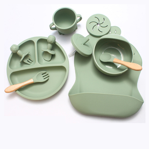 Juego de 8 piezas de vajilla de silicona para bebés, con baberos, platos y cuencos con ventosa, ideal para la alimentación y destete de bebés. ¡Gran oferta! - Product Image 2