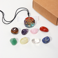 Vente en gros Best-seller boîte-cadeau de minerai de pierre brute naturelle avec sept couleurs de cristal de guérison ensemble pour cadeau décoration de la maison