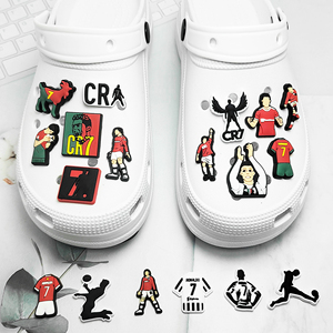 Breloques Sabots de Fan de Football Sportif Étoile de Football Cristiano Ronaldo Équipe de Football Breloques de Chaussure PVC Vente en Gros Breloques Sabots d'Équipe Sportive - Product Image 5