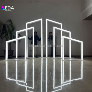 Arche Lumineuse LEDA pour Scène de Mariage, Tunnel de Mariage, Écran LED Élégant en Alliage d'Aluminium pour Décoration de Mariage - Product Image 3