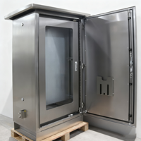 Boîtier de distribution extérieur sur pied en acier inoxydable 304, indice de protection IP65, avec revêtement en poudre