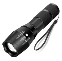 Lampe torche rechargeable portable en alliage d'aluminium XML T6 super lumineuse haute puissance, étanche IP65, zoomable, 800 lumens