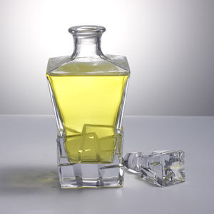 Decantador de Whisky, Vino y Tequila Retro de Alta Gama de 850 ml Personalizado, Adecuado para Regalos Empresariales, Disponible para Venta al por Mayor <span class=keywords><strong>a</strong></span> <span class=keywords><strong>Precio</strong></span> Actual - Product Image 1