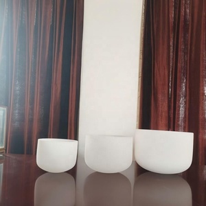 Set di campane tibetane in cristallo bianco di alta gamma, eleganti e raffinate, per terapia e guarigione. - Product Image 2