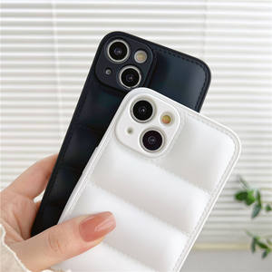 <span class=keywords><strong>2023</strong></span> nuevo diseño chaqueta acolchada funda de teléfono TPU para <span class=keywords><strong>iPhone</strong></span> 15 14 Pro Max 13 <span class=keywords><strong>12</strong></span> <span class=keywords><strong>Mini</strong></span> 11 XR XS Max X 8 7 Plus - Product Image 4