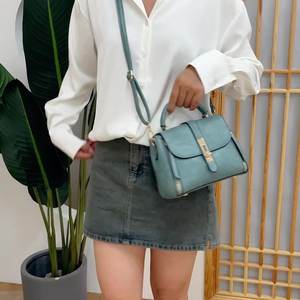 2024 Vintage classique unisexe selle forme sac fourre-tout pur élégant doux PU sac à bandoulière fermeture à glissière Polyester mode sac à main - Product Image 6