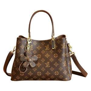Bolso Tote de Cuero Genuino para Mujer, <span class=keywords><strong>Moda</strong></span> de Hong Kong, Modelo 2025, de Alta Gama, con Cierre, para Madres de Mediana Edad, de un Solo Hombro o Cruzado - Product Image 6