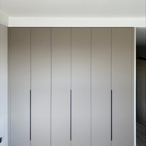 Custom-made Modern <b>Wardrobe</b> for Apartment Home Bedroom Full-height Doors Black Recessed Handles MDF Construction Large Capacity - Product Image 4