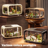 Grand aquarium panoramique transparent moderne, design rectangulaire intégré pour la décoration de bureau