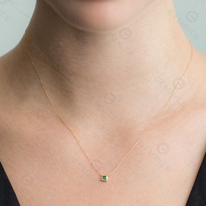 שרשרת ג'מנל טרנדי פארטי, פליז מצופה רודיום וזהב 14 קראט, משובצת זירקוניה קובית, בצורת ריבוע גיאומטרי, בצבע ירוק אזמרגד, לנשים - Product Image 3