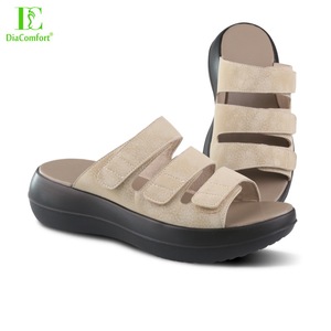 Sandales compensées noires décontractées pour hommes, à scratch, rehaussantes, orthopédiques pour diabétiques, de type claquettes, de fabrication OEM - Product Image 5