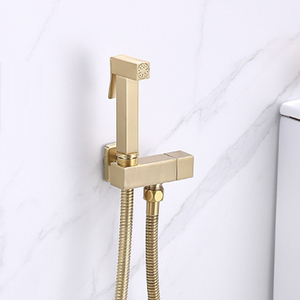 Современный черный распылитель для биде - Product Image 2