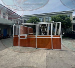 Riet Rs 076 Veilige Duurzame Paardenstal Panelen Zware Gegalvaniseerde Stalen Paardenboxen <span class=keywords><strong>2</strong></span> Jaar Garantie Aangepaste Grootte Voor Paardensport - Product Image 1