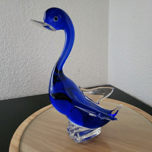 Petite figurine de cygne en verre soufflé bleu, artisanat décoratif, objet de collection, artisanat d'art du Rajasthan pour Pâques - Product Image 1