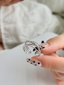 Thiết Kế Dnhã Trong Kho S925 Sterling Silver Rhodium 18K Mạ Vàng Nhiều Lớp Đính Cườm Giao Nhau Có Thể Điều Chỉnh Phụ Nữ Nhẫn Phụ Nữ - Product Image 3