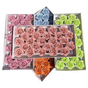 Cabezas de Jabón en Forma de Rosa Multicolor de Cinco Capas, Aromáticas, Portátiles, Lavables a Mano, en Caja de Regalo para Venta al por Mayor - Product Image 4