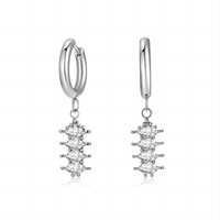 Gaovo Boucles d'oreilles créoles pendantes à 4 pierres en zircon cubique serties à griffes en acier inoxydable résistant au ternissement, vente en gros, bijoux d'oreille tendance