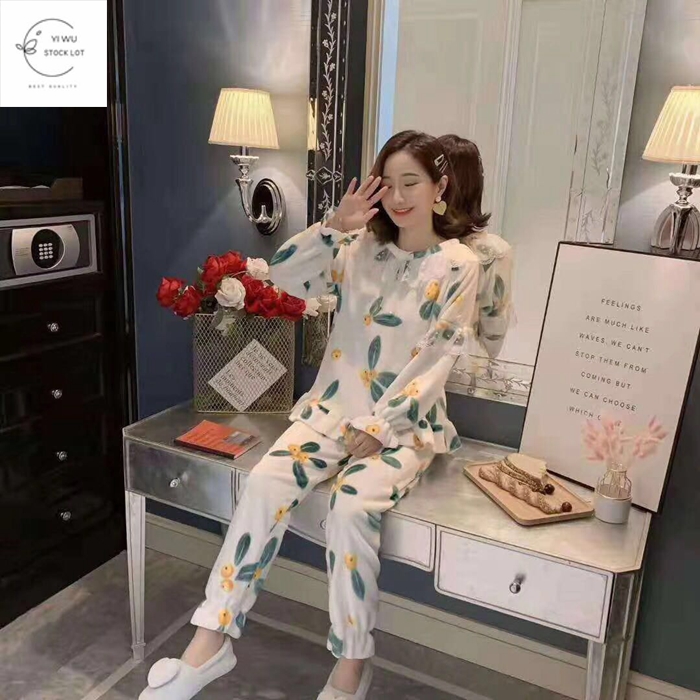 Hot selling women's flannel sleeping clothes stock clothes in China