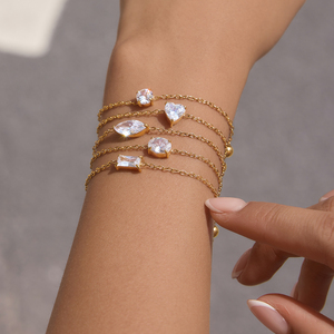 <span class=keywords><strong>J</strong></span>&D Jewelry Elegante Brazalete Ajustable <span class=keywords><strong>de</strong></span> Acero Inoxidable con Oro <span class=keywords><strong>de</strong></span> 18K y Circonita Brillante en Forma <span class=keywords><strong>de</strong></span> Corazón, Joyería Impermeable para Mujer - Product Image 4