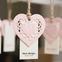 Etiquetas Colgantes Personalizadas de Lujo para Ropa, Papel Kraft con Relieve, Etiqueta Rosa de Diseño con Cordón