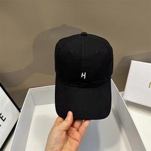 Casquette de baseball coréenne Star Soft Top pour la mode féminine <span class=keywords><strong>et</strong></span> la crème solaire pour hommes <span class=keywords><strong>H</strong></span> Letter Embroidery Small Face Hat - Product Image 6