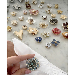 Cubiertas de <span class=keywords><strong>Botones</strong></span> de Camisa Personalizadas con Perlas y Flores, Chapado en Oro, Cubiertas de <span class=keywords><strong>Botones</strong></span> de Camisa con Flores de Tela <span class=keywords><strong>para</strong></span> Mujer - Product Image 5