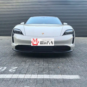 <span class=keywords><strong>Porsche</strong></span> <span class=keywords><strong>Taycan</strong></span> <span class=keywords><strong>2022</strong></span> d'occasion, berline électrique de luxe, gris argenté, haute performance, 4 roues motrices, véhicule électrique d'occasion haut de gamme - Product Image 1