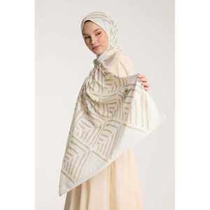 Écharpe en satin Pure Tone au design personnalisé, 100% soie, forme en V, style vintage long pour le printemps, l'automne et l'hiver - Beige ivoire - Product Image 4