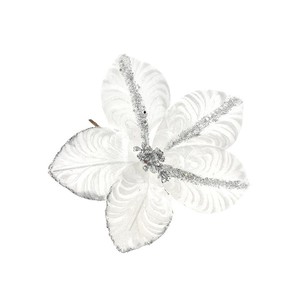Petite fleur en velours blanc à 5 pétales avec strass argentés - Product Image 1