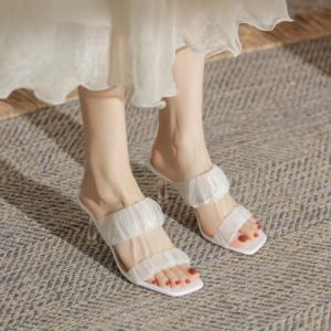 Zapatos elegantes y sexys de satén con punta en pico y tacón alto. Sandalias y zapatos de tacón alto cómodos, transpirables y de lujo. - Product Image 1