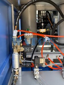 เครื่องเป่าขึ้นรูปแบบโพรง2*2ใช้ง่ายทำขวดน้ำพลาสติก2000BPH สัตว์เลี้ยง - Product Image 4