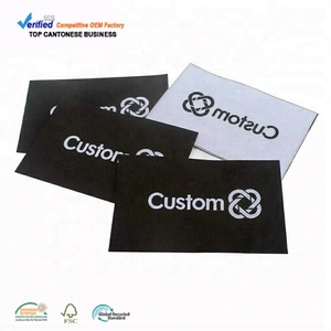Étiquettes tissées personnalisées écologiques à coudre avec les noms <span class=keywords><strong>de</strong></span> marques <span class=keywords><strong>de</strong></span> vêtements célèbres, découpées à chaud pour les t-shirts - Product Image 1