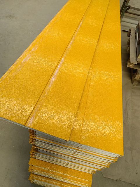 20mm Embossed Metal Sandwich Panel 400Mm Width Thermal Insulation Wall Cladding for Guard Booth Tiny House