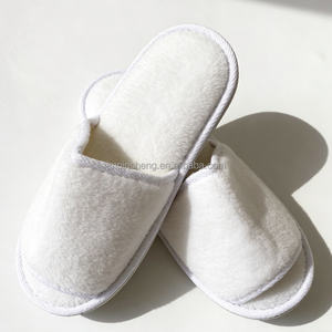 Chaussons d'hôtel jetables en coton, doux, confortables, antidérapants, légers, résistants à l'usure, tendance, de haute qualité pour les clients - Product Image 1