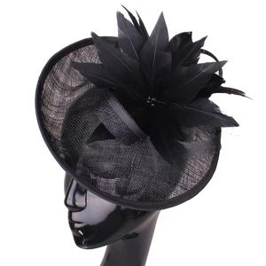 Fascinator de mariée haut de gamme en sinamay et dentelle, orné de plumes, voile et broche florale, pour Tea Party, Kentucky Derby, Église - Product Image 6