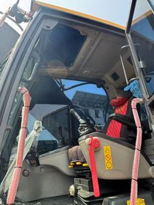 Excavatrice sur chenilles Volvo EC300 d'occasion, 30 tonnes, modèle 2022, avec moteur, boîte de vitesses, pompe et composants hydrauliques – Vente Flash - Product Image 4