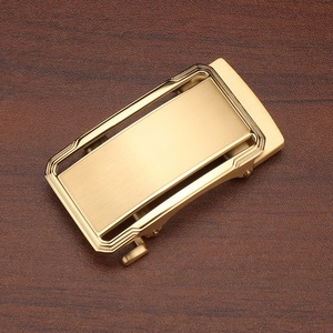 Nouvelle <span class=keywords><strong>boucle</strong></span> <span class=keywords><strong>de</strong></span> <span class=keywords><strong>ceinture</strong></span> à verrouillage <span class=keywords><strong>automatique</strong></span> en alliage lisse pour hommes jeunesse Style d'affaires pantalon Clip <span class=keywords><strong>ceinture</strong></span> - Product Image 4
