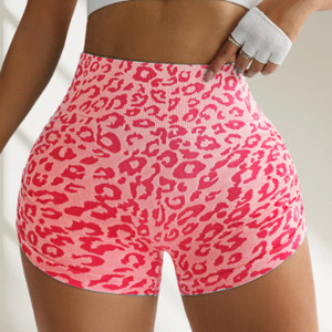 Shorts de yoga taille haute imprimé léopard, shorts de sport moulants pour femme effet push-up, shorts de course et de fitness - Product Image 4
