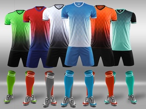 Maillot de football d'équipe imprimé de haute qualité, respirant, à séchage rapide, écologique, à manches courtes, personnalisé pour l'été - Product Image 1