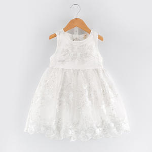 Venta en Línea de Vestidos de Encaje para la Noche, Hermoso Vestido Largo de Dama de Honor con Diseño Floral - Product Image 4