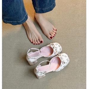 Sandalias de tacón grueso estilo francés para mujer 2026, diseño único y exclusivo, sandalias de moda para vacaciones y exteriores que no se repiten. - Product Image 5