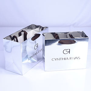 Mango de cinta de alta calidad, logotipo personalizado, embalaje plegable, triángulo plateado reflectante, lápiz labial cosmético, bolsas de papel para perfume - Product Image 4