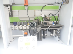 Máquina de Enchapado de Cantos Automática para Aluminio y Madera JD-FK768, Alta Velocidad, Sin Enjuague, 7KW, Velocidad de Alimentación de 10~15m/min, 380V, 1 Año de Garantía - Product Image 4