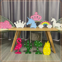 Dessin animé mignon LED flamant rose Cactus arc-en-ciel pentagramme coeur veilleuses à piles en plastique lumières décoratives de noël