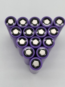 Batería Recargable de Iones de Litio ISR18650-2500 de 3.7V 2500mAh 30A de Alta Descarga para Linternas, Juguetes RC, Ventiladores y Dispositivos POS - Product Image 5