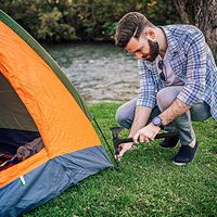 Hache de camping, hache de survie avec fourreau, tomahawk tactique avec marteau, manche en fibre de nylon pour la survie en plein air